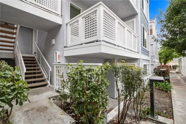 MLS: PW23042393 Condo For Sale