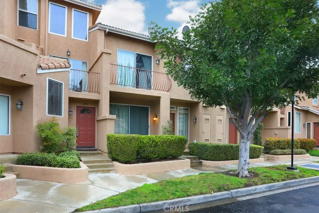 MLS: PW23046935 Condo For Sale