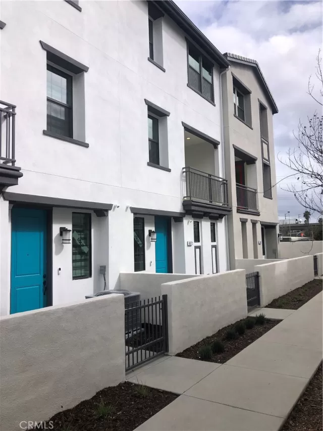 MLS: PW23048053 Condo For Sale