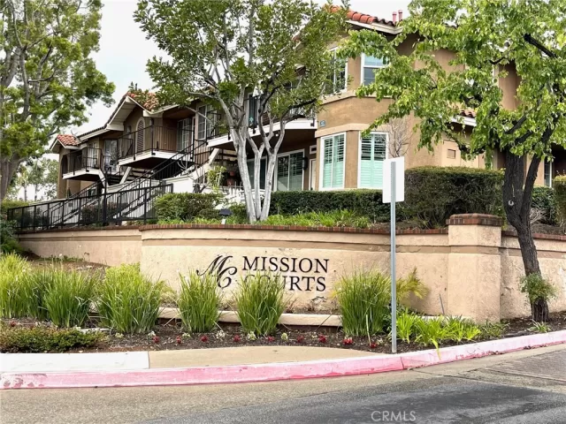 MLS: PW23048834 Condo For Sale