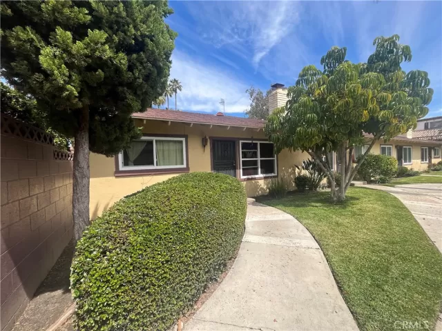 MLS: PW23053085 Condo For Sale