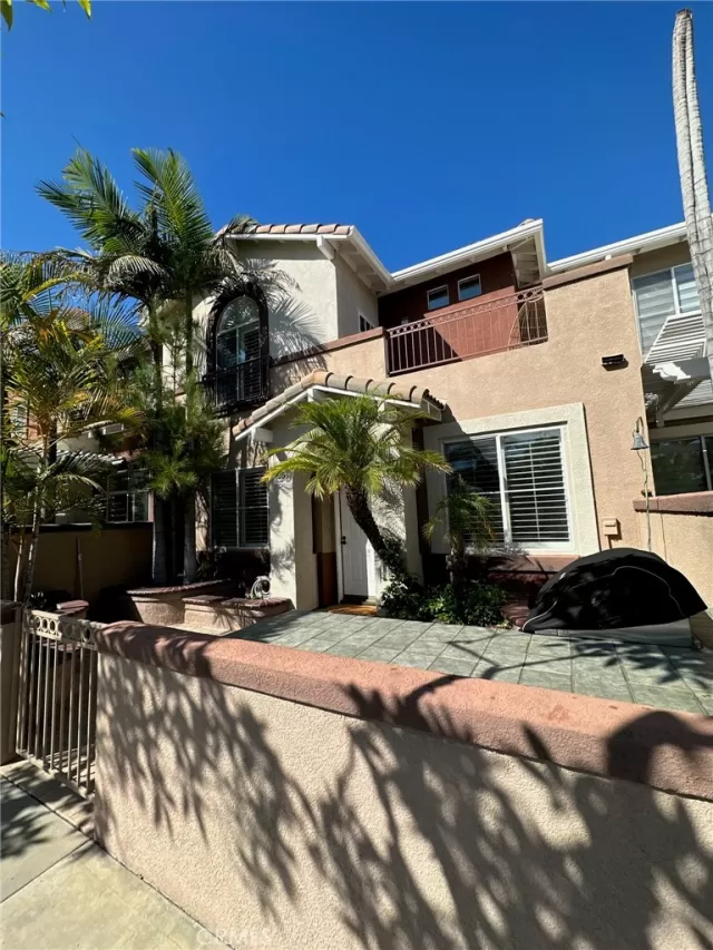 MLS: PW23054100 Condo For Sale