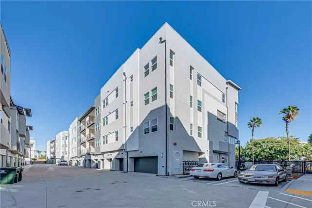 MLS: PW23056050 Condo For Sale