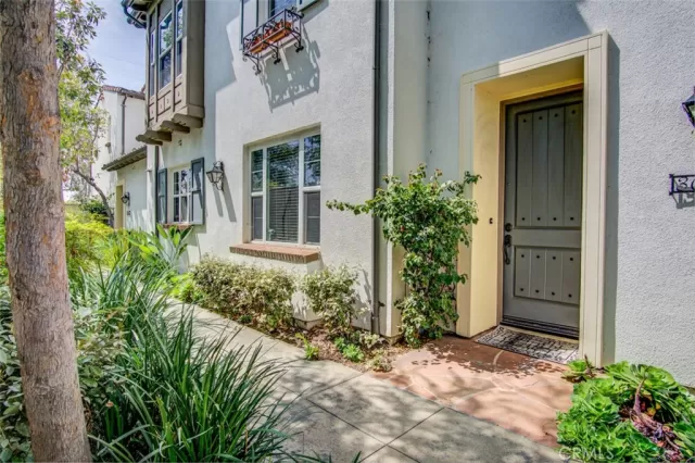 MLS: PW23056726 Condo For Sale