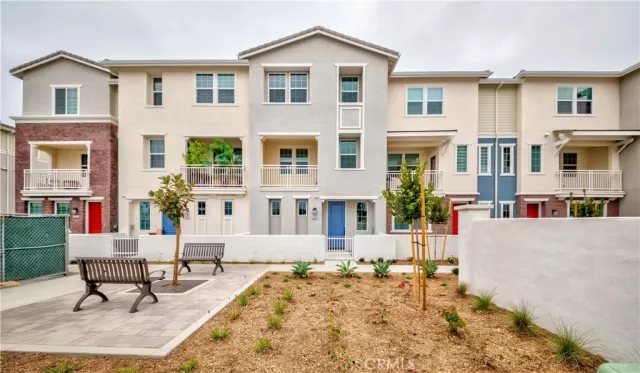 MLS: PW23061333 Condo For Sale