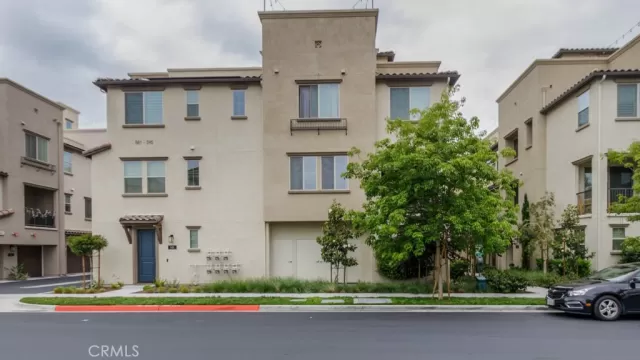 MLS: PW23065001 Condo For Sale