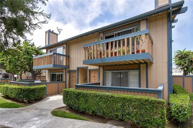 MLS: PW23068670 Condo For Sale