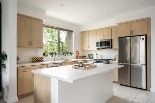 MLS: PW23070086 Condo For Sale