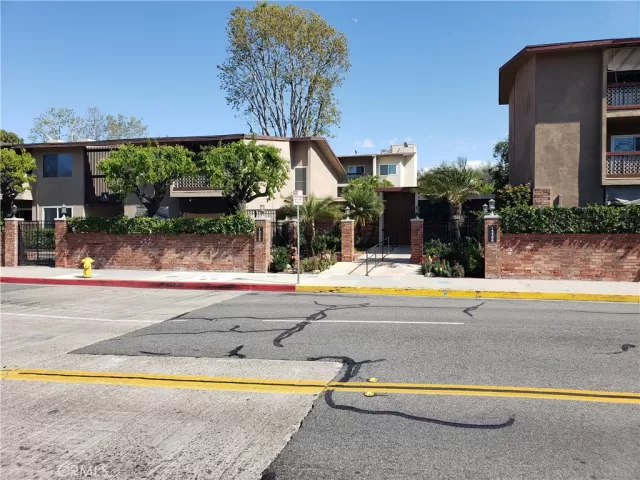 MLS: PW23076741 Condo For Sale