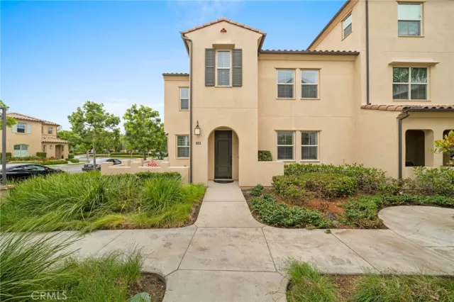 MLS: PW23082960 Condo For Sale