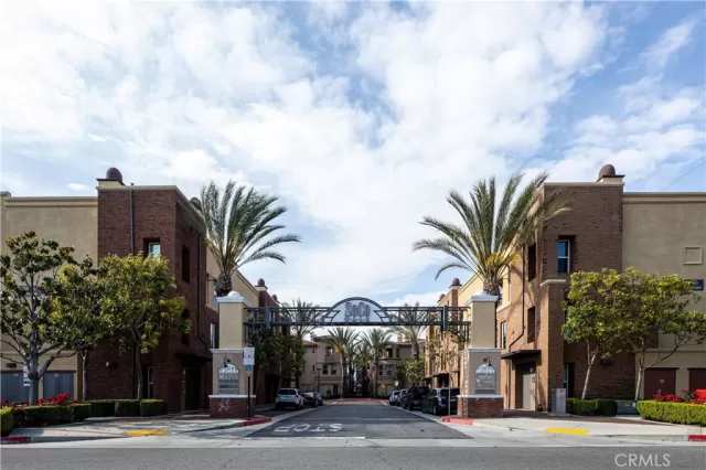 MLS: PW23083184 Condo For Sale