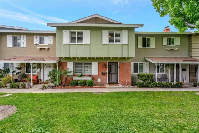 MLS: PW23089997 Condo For Sale