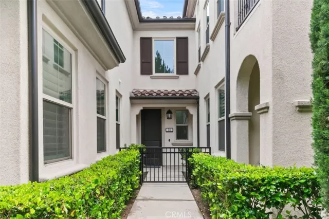 MLS: PW23090915 Condo For Sale