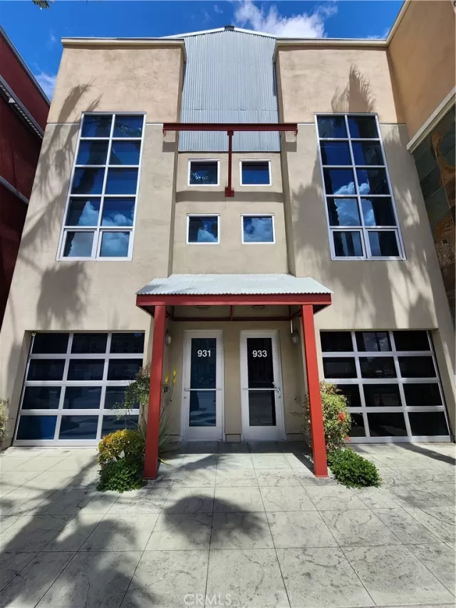 MLS: PW23091921 Condo For Sale