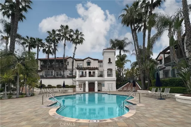 MLS: PW23094022 Condo For Sale