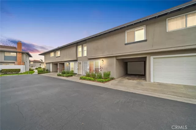 MLS: PW23094034 Condo For Sale