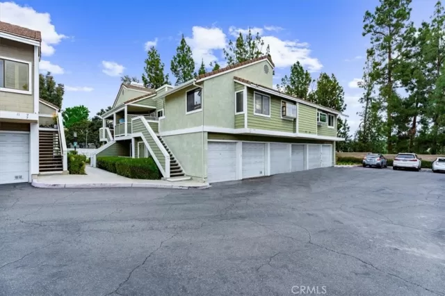 MLS: PW23095036 Condo For Sale