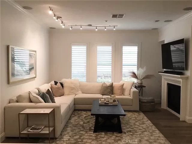 MLS: PW23095860 Condo For Sale