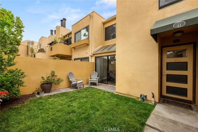 MLS: PW23096936 Condo For Sale