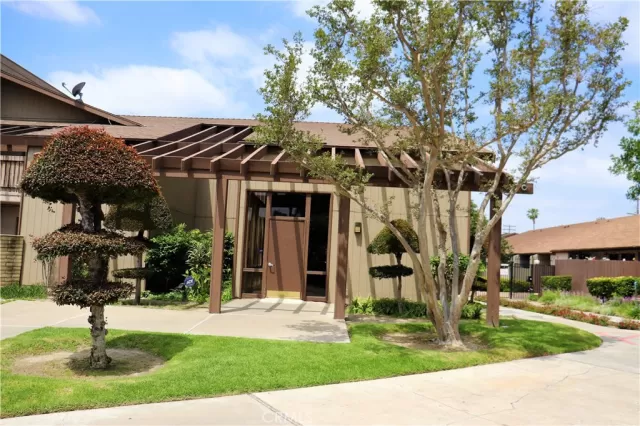 MLS: PW23098304 Condo For Sale