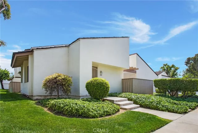 MLS: PW23098788 Condo For Sale