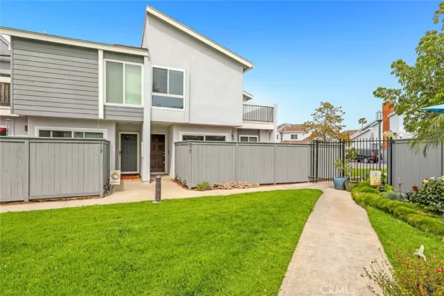 MLS: PW23099344 Condo For Sale