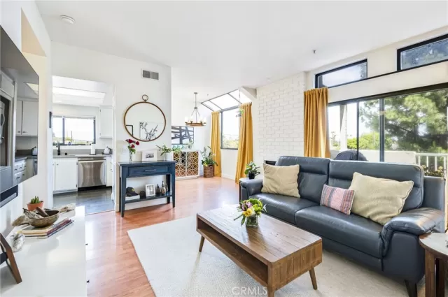 MLS: PW23101721 Condo For Sale