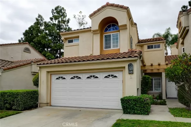 MLS: PW23102081 Condo For Sale