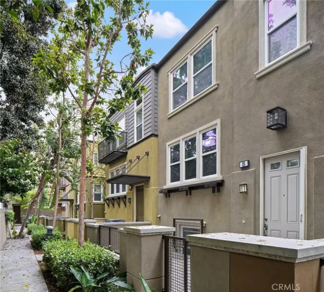 MLS: PW23105193 Condo For Sale