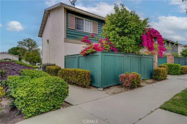 MLS: PW23109323 Condo For Sale