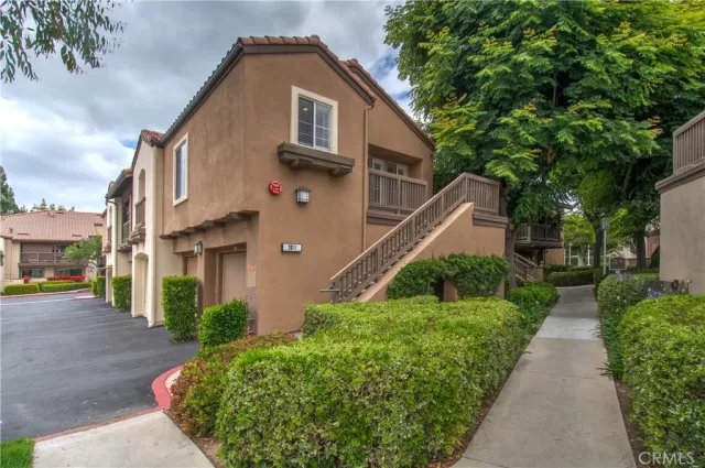 MLS: PW23110189 Condo For Sale