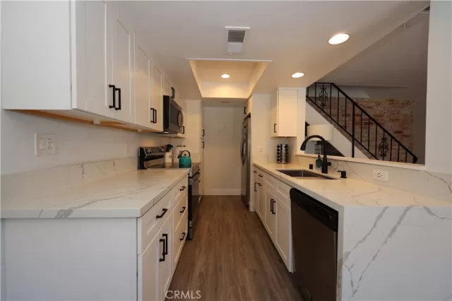 MLS: PW23114009 Condo For Sale