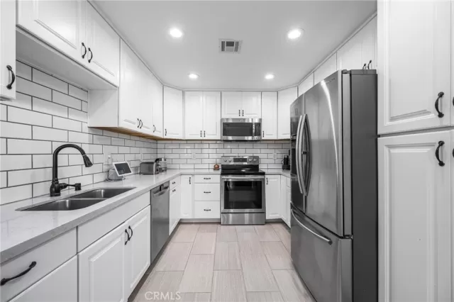 MLS: PW23116562 Condo For Sale