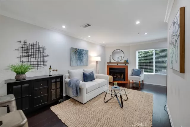 MLS: PW23116586 Condo For Sale