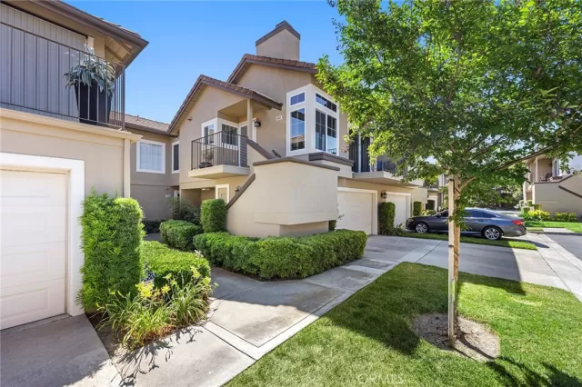 MLS: PW23128314 Condo For Sale