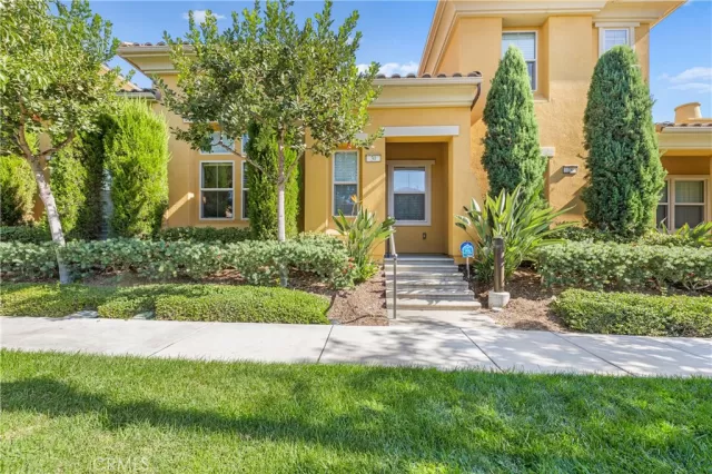 MLS: PW23129920 Condo For Sale