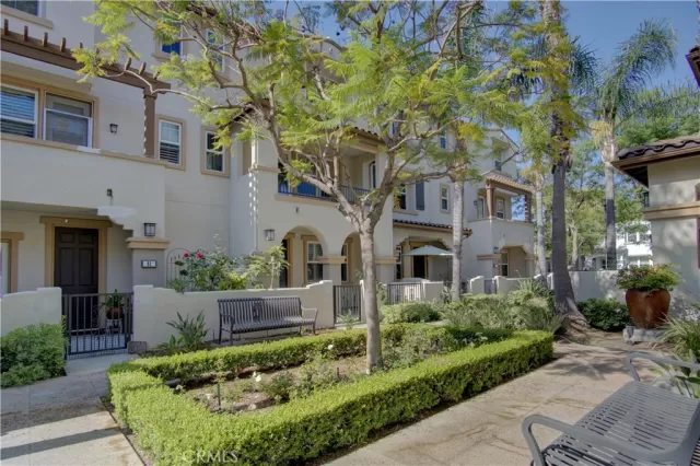 MLS: PW23131323 Condo For Sale