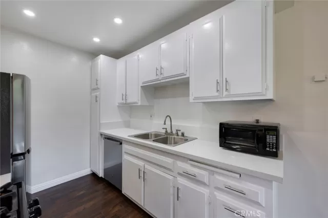 MLS: PW23133108 Condo For Sale