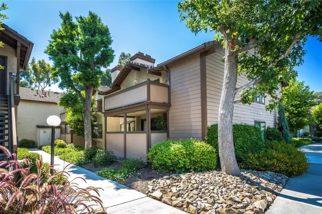 MLS: PW23139982 Condo For Sale