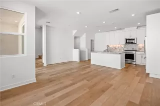 Photo #3: PW23143928 Listing 