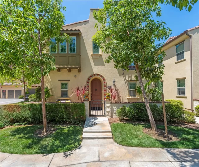 MLS: PW23151317 Condo For Sale