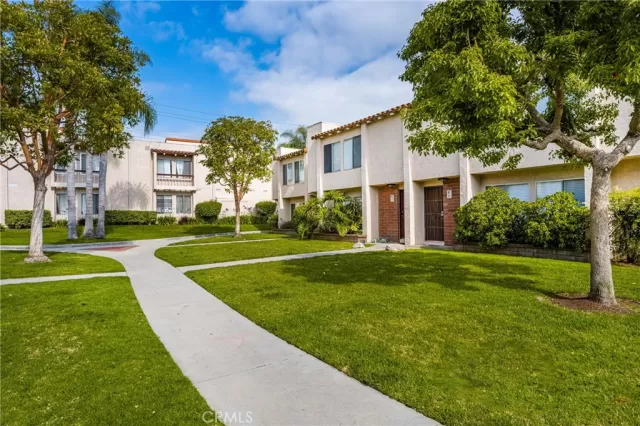 MLS: PW23151523 Condo For Sale