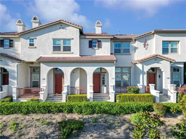 MLS: PW23158650 Condo For Sale