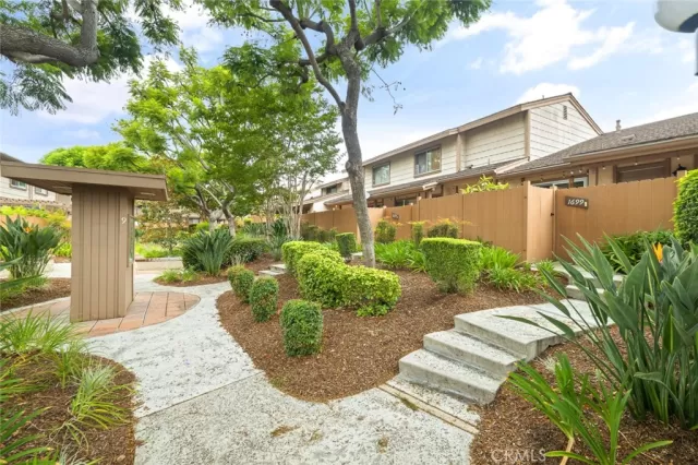 MLS: PW23166220 Condo For Sale