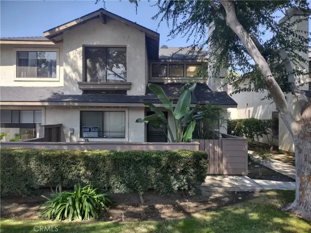 MLS: PW23168120 Condo For Sale