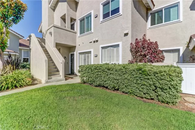 MLS: PW23168816 Condo For Sale