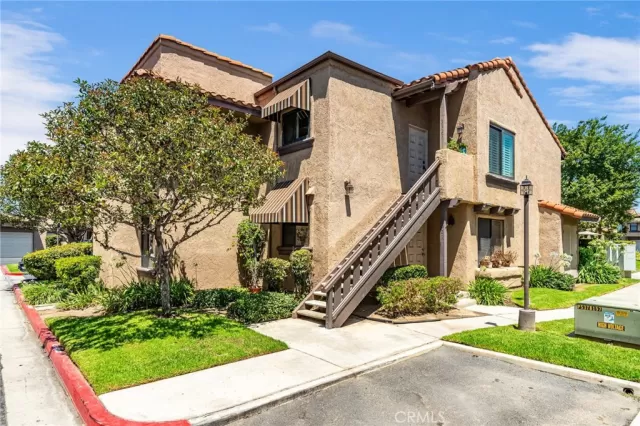 MLS: PW23169332 Condo For Sale