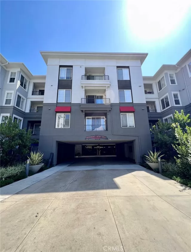 MLS: PW23171394 Condo For Sale