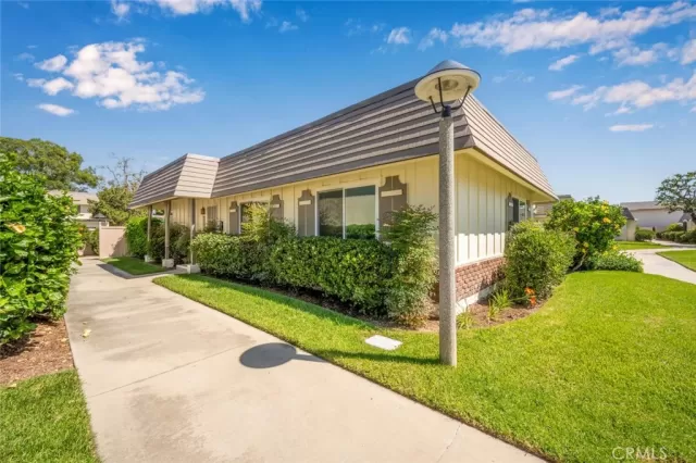 MLS: PW23172293 Condo For Sale