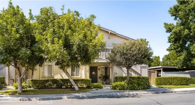 MLS: PW23173408 Condo For Sale